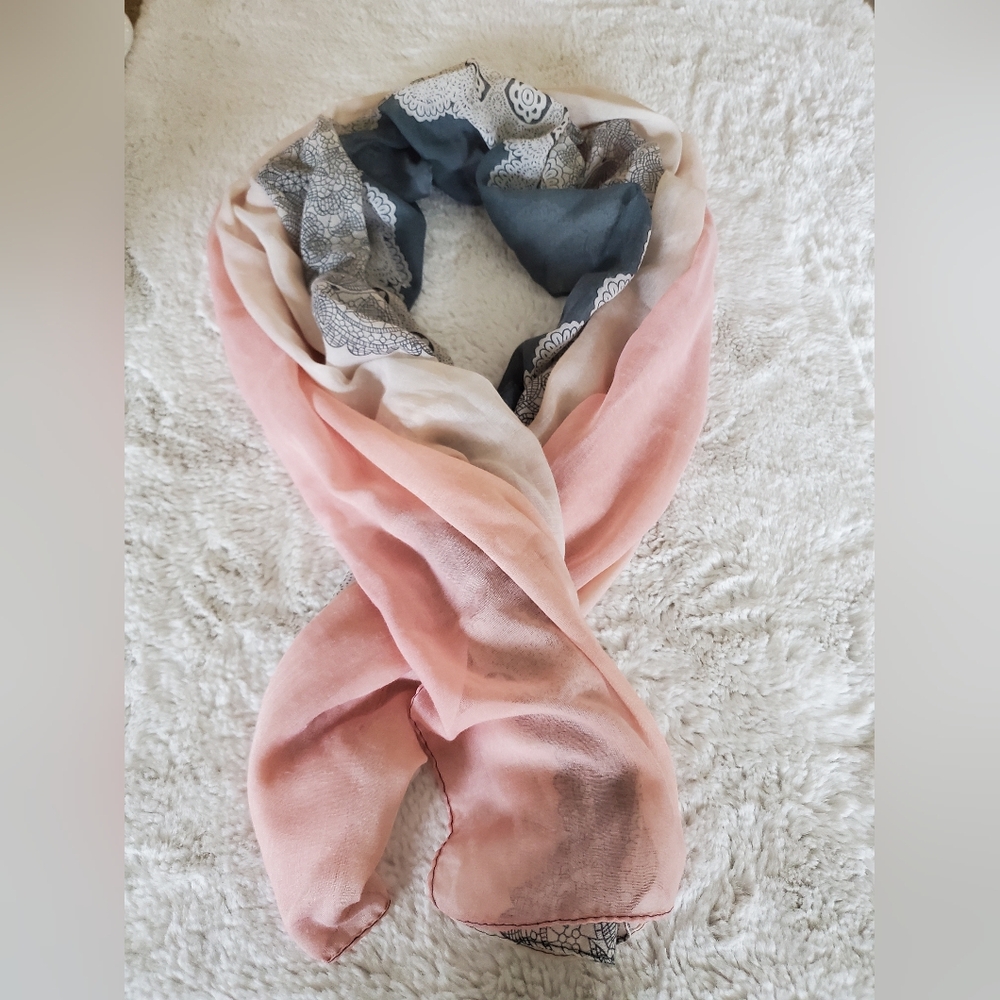 Women's pink gray scarf